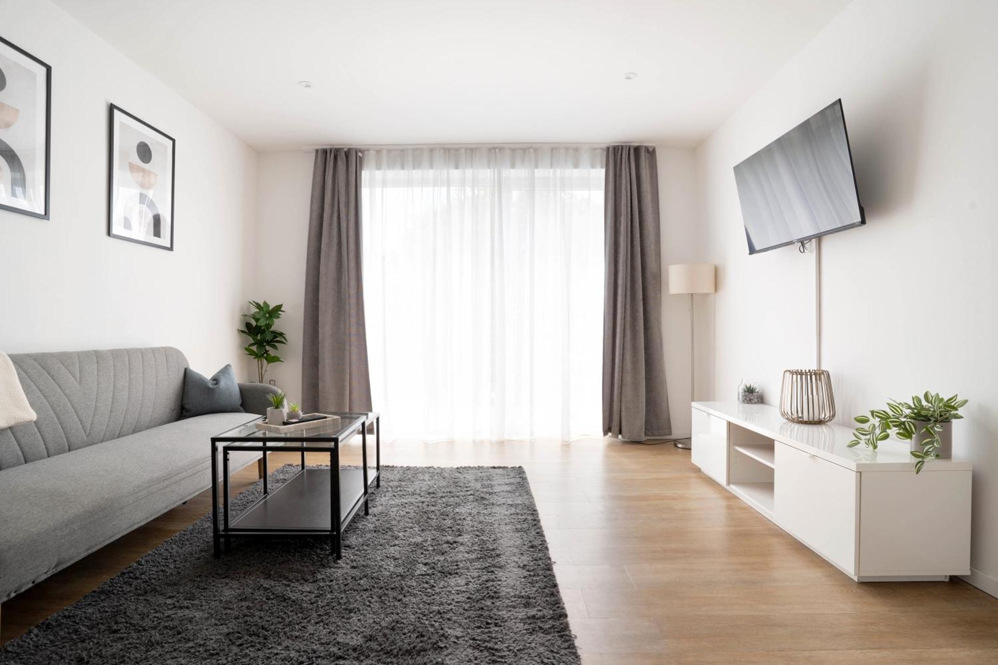 Apartment In The Center I Private Parking I Home2share
